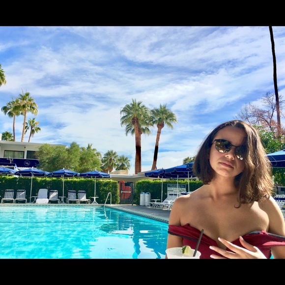 Meet your Posher, Claudia - Picture 4 of 4